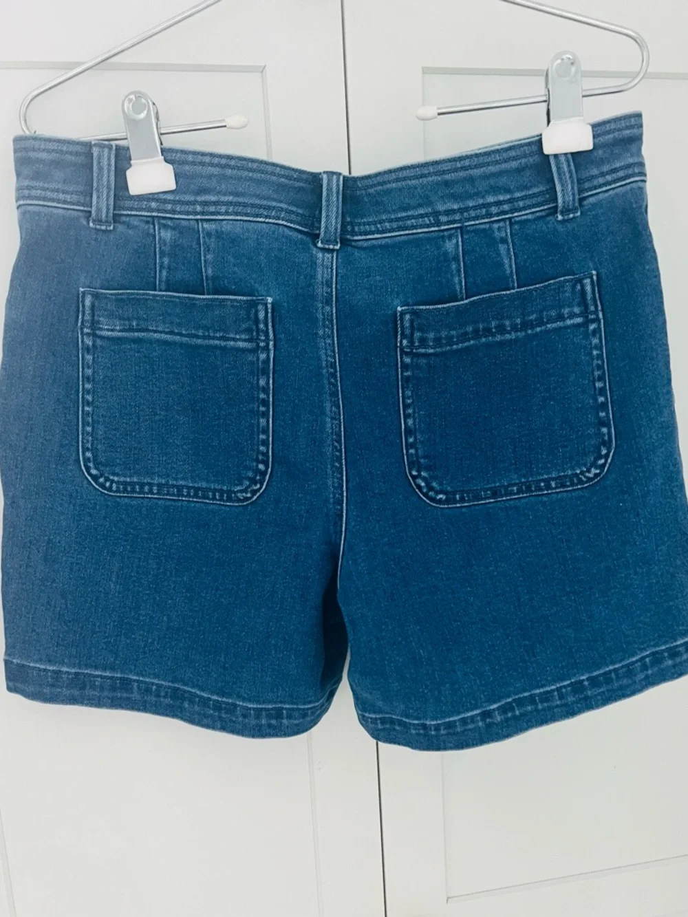 Talbots PATCH POCKET DENIM SHORTS - WILEY WASH Women’s Mid-Length. Size 6 - Picture 5 of 14